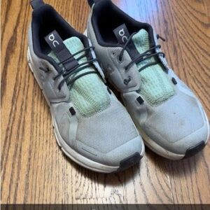 Oncloud boys (big kid size 4)